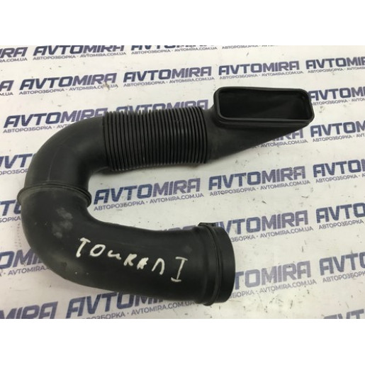 Патрубок воздушного фильтра Volkswagen Touran I 2003-2015 1K0129618M